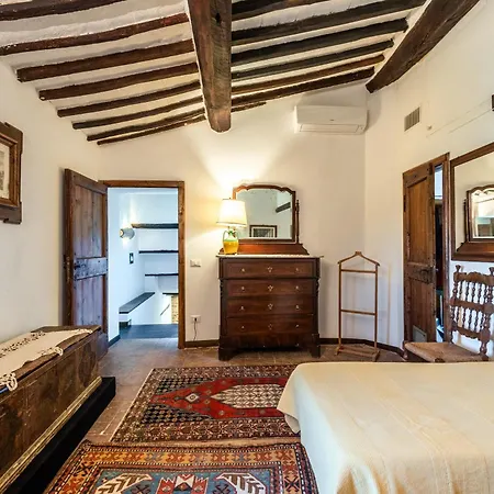Casa Gialla A Apartment